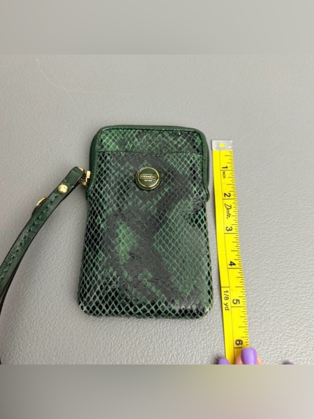 Coach Green Snakeskin
Embossed Wristlet Card Case
Zip Mini Wallet - Picture 2 of 7